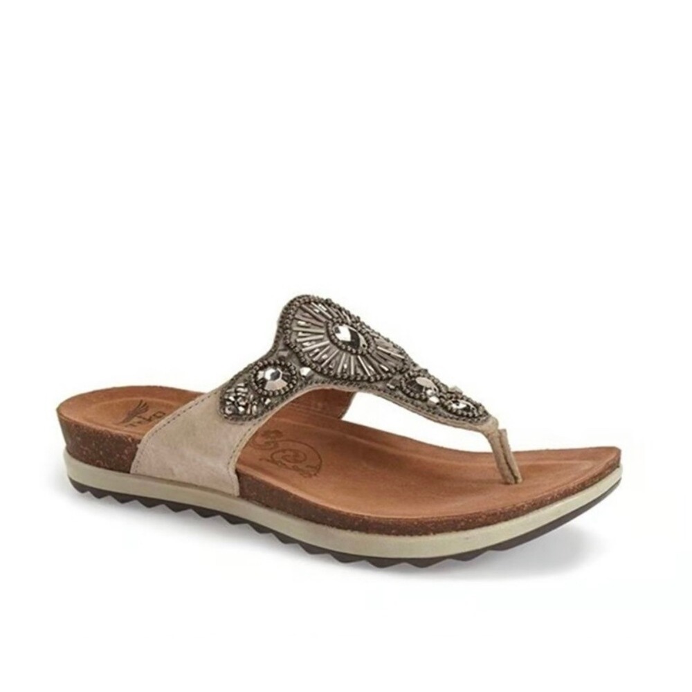 Dansko  Pamela Thong Sandals Women Size 38‎ Tan Beaded Studded Leather T-Strap